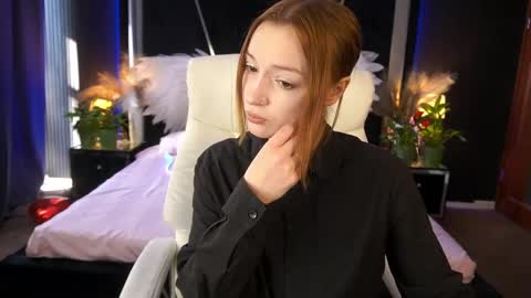 Snapshot of foxymayy chatting on 06/05/26, 01:39 Maya online show from 06/05/26, 01:39