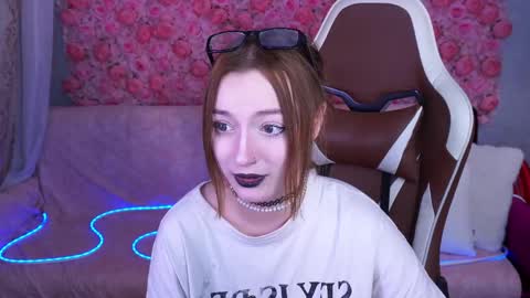 Snapshot of foxymayy chatting on 06/08/26, 01:28 Maya online show from 06/08/26, 01:28
