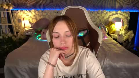 Snapshot of foxymayy chatting on 06/09/26, 01:45 Maya online show from 06/09/26, 01:45