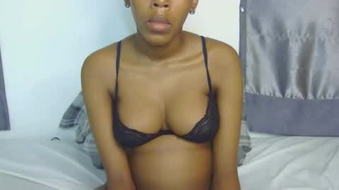 foxypennyy online show from 11/18/25, 02:17