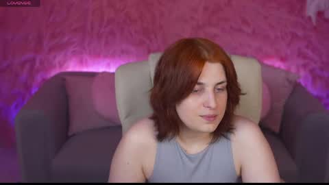 Snapshot of foxyrayy chatting on 04/25/26, 06:38 F O X online show from 04/25/26, 06:38