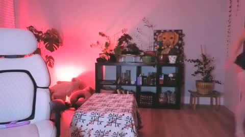 Snapshot of foxyredddd chatting on 12/15/25, 02:49 beautiful blair online show from 12/15/25, 02:49