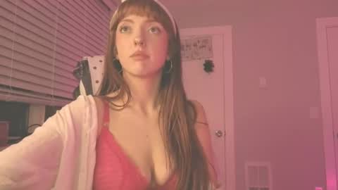 Snapshot of foxyredddd chatting on 04/04/26, 12:02 beautiful blair online show from 04/04/26, 12:02