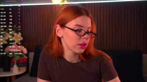 Snapshot of foxyrise chatting on 12/14/25, 06:19 Jane Foxy online show from 12/14/25, 06:19