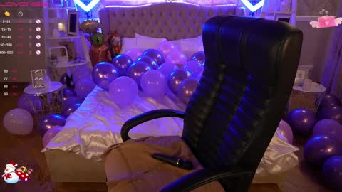 Snapshot of foxyshyyy chatting on 01/11/25, 10:51 Inna online show from 01/11/25, 10:51