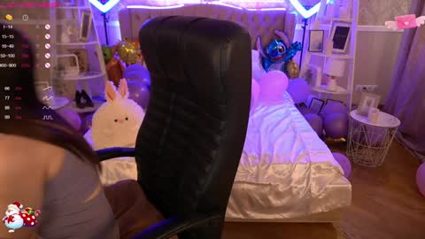 Snapshot of foxyshyyy chatting on 01/22/25, 10:07 Inna online show from 01/22/25, 10:07