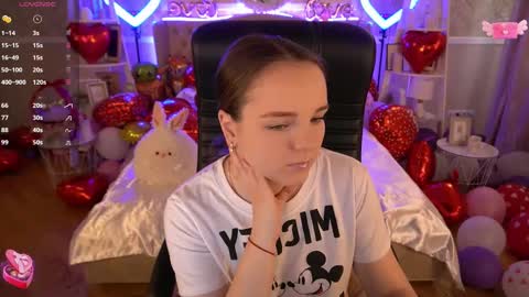 Snapshot of foxyshyyy chatting on 02/28/25, 12:52 Inna online show from 02/28/25, 12:52