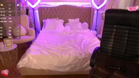 Snapshot of foxyshyyy chatting on 03/08/25, 10:22 Inna online show from 03/08/25, 10:22