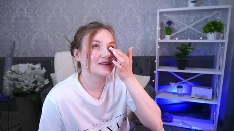 Snapshot of foxyykate chatting on 03/27/26, 10:53 Kate online show from 03/27/26, 10:53