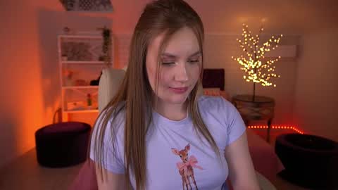 Snapshot of foxyykate chatting on 04/19/26, 12:00 Kate online show from 04/19/26, 12:00