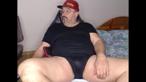 Snapshot of fraboys chatting on 02/19/25, 08:01 Fraboys online show from 02/19/25, 08:01