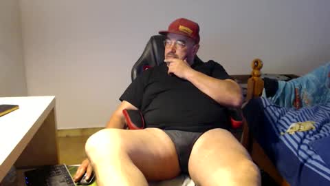 Snapshot of fraboys chatting on 04/12/26, 02:11 Fraboys online show from 04/12/26, 02:11