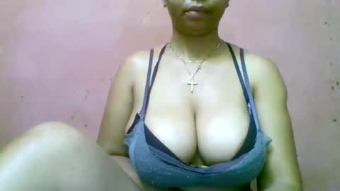 Snapshot of fracisca2204 chatting on 11/13/25, 04:22 fracisca2204 online show from 11/13/25, 04:22