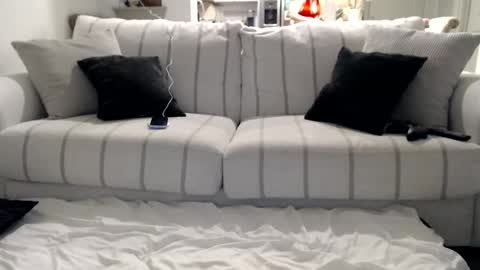 Snapshot of fragilemasochist chatting on 12/28/24, 11:05 Angel online show from 12/28/24, 11:05