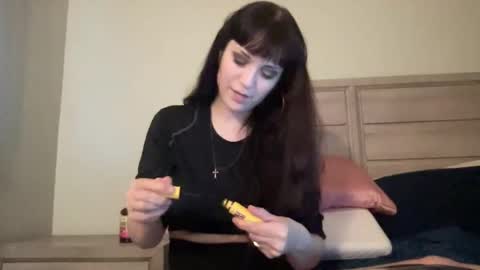 Snapshot of fragilemasochist chatting on 11/15/25, 11:21 Angel online show from 11/15/25, 11:21