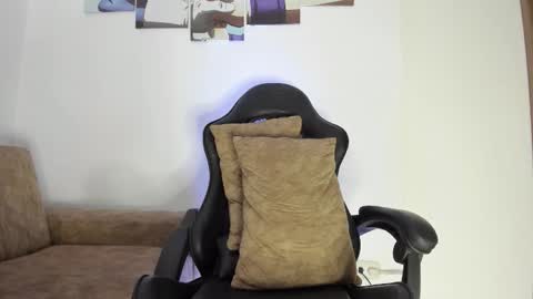 IM FRAIDER online show from 04/29/26, 05:30