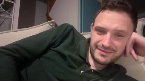 fraisetagada359 online show from 12/18/25, 09:32