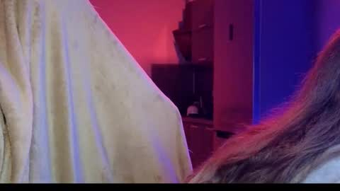 Snapshot of fran_bow chatting on 12/23/25, 12:19 fran_bow online show from 12/23/25, 12:19