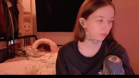 Snapshot of fran_bow chatting on 04/28/26, 01:16 fran_bow online show from 04/28/26, 01:16