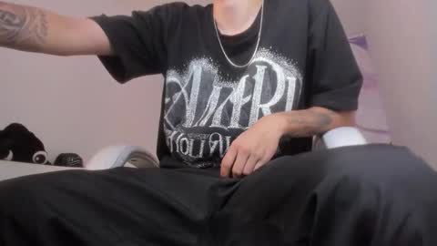 Snapshot of fran_boy_ chatting on 02/16/26, 04:08 Fran online show from 02/16/26, 04:08