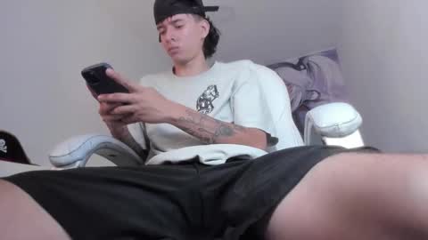 Snapshot of fran_boy_ chatting on 03/17/26, 04:39 Fran online show from 03/17/26, 04:39