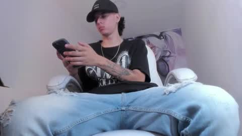 Snapshot of fran_boy_ chatting on 03/18/26, 04:15 Fran online show from 03/18/26, 04:15