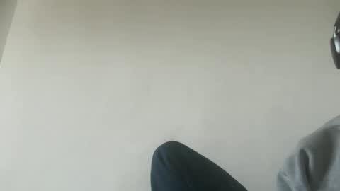 Snapshot of fran_ces chatting on 05/20/26, 03:40 fran_ces online show from 05/20/26, 03:40