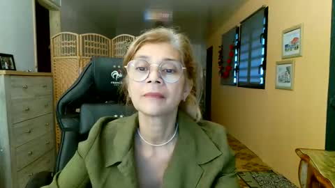francelune online show from 05/13/26, 01:41