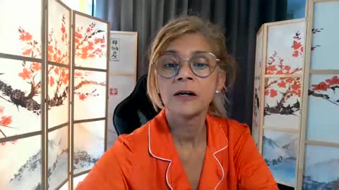 Snapshot of francelune chatting on 06/21/26, 11:13 francelune online show from 06/21/26, 11:13