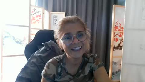 Snapshot of francelune chatting on 07/10/26, 02:30 francelune online show from 07/10/26, 02:30