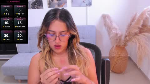 Snapshot of francesca__ross chatting on 12/11/24, 03:15 Francesca online show from 12/11/24, 03:15