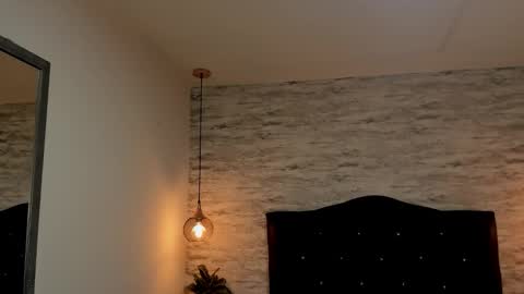 Snapshot of francesca_bbw chatting on 01/06/26, 02:37 online show from 01/06/26, 02:37