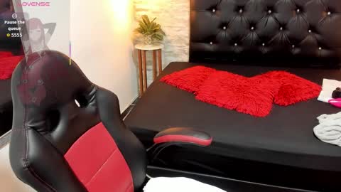 Snapshot of francesca_bbw chatting on 01/15/26, 02:38 online show from 01/15/26, 02:38