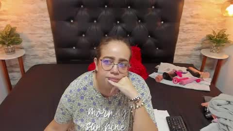 Snapshot of francesca_bbw chatting on 04/19/26, 02:38 online show from 04/19/26, 02:38