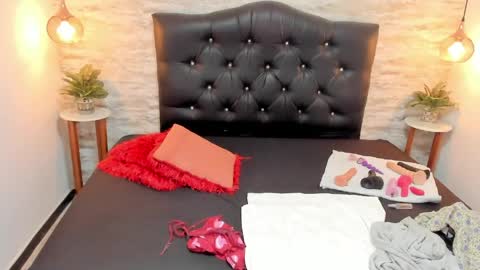 Snapshot of francesca_bbw chatting on 05/17/26, 03:15 online show from 05/17/26, 03:15