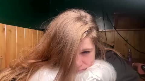 Snapshot of francescafey chatting on 09/16/25, 02:56 francescafey online show from 09/16/25, 02:56