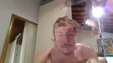 Snapshot of francesco_831115 chatting on 09/26/25, 05:28 francesco_831115 online show from 09/26/25, 05:28