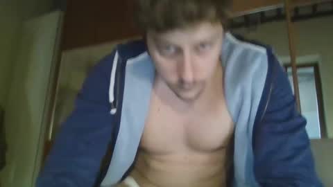 Snapshot of francesco_831115 chatting on 10/19/25, 02:18 francesco_831115 online show from 10/19/25, 02:18