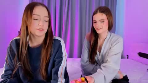 Snapshot of francessmason chatting on 02/03/26, 02:11 Marybrown eye Katy gray eye online show from 02/03/26, 02:11