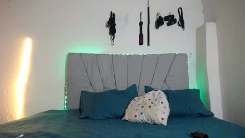 francihot4 online show from 09/15/25, 11:49