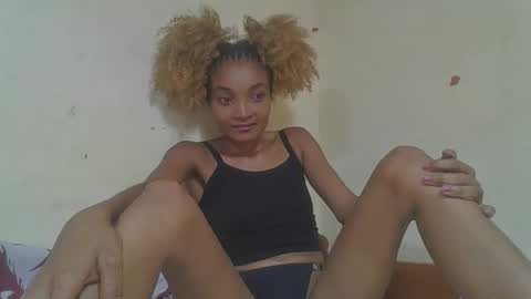 Snapshot of francinoli chatting on 03/22/26, 01:53 Francinoli online show from 03/22/26, 01:53