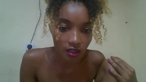Snapshot of francinoli chatting on 03/23/26, 02:21 Francinoli online show from 03/23/26, 02:21