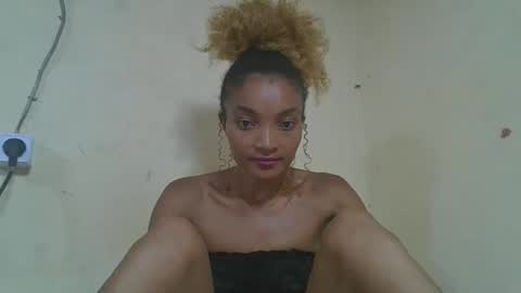Snapshot of francinoli chatting on 03/27/26, 08:26 Francinoli online show from 03/27/26, 08:26