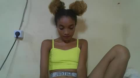 Snapshot of francinoli chatting on 04/01/26, 10:38 Francinoli online show from 04/01/26, 10:38