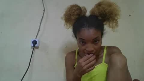 Snapshot of francinoli chatting on 04/02/26, 04:10 Francinoli online show from 04/02/26, 04:10