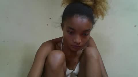 Snapshot of francinoli chatting on 04/05/26, 01:14 Francinoli online show from 04/05/26, 01:14