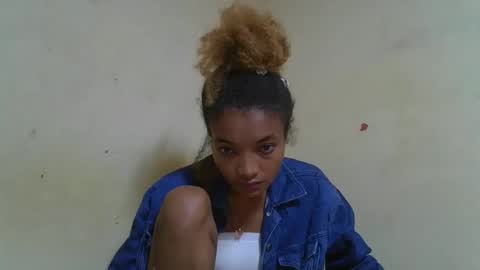 Snapshot of francinoli chatting on 04/06/26, 02:31 Francinoli online show from 04/06/26, 02:31