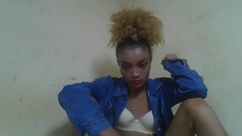 Snapshot of francinoli chatting on 04/13/26, 03:50 Francinoli online show from 04/13/26, 03:50