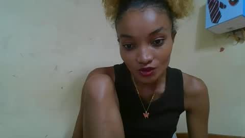 Snapshot of francinoli chatting on 04/26/26, 02:59 Francinoli online show from 04/26/26, 02:59