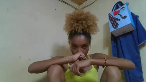 Snapshot of francinoli chatting on 04/30/26, 06:47 Francinoli online show from 04/30/26, 06:47